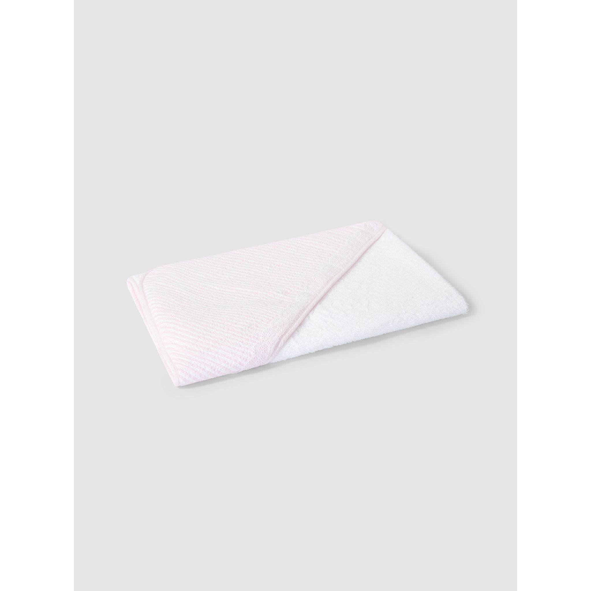 Bath towel printed with embroidered ruffle