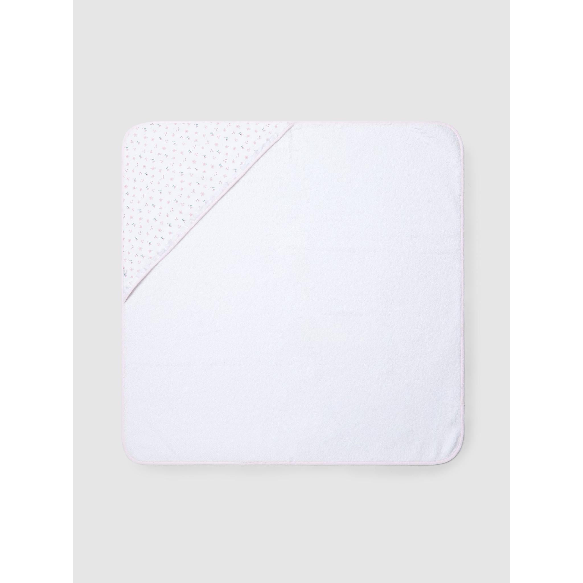 Bath towel printed with embroidered ruffle